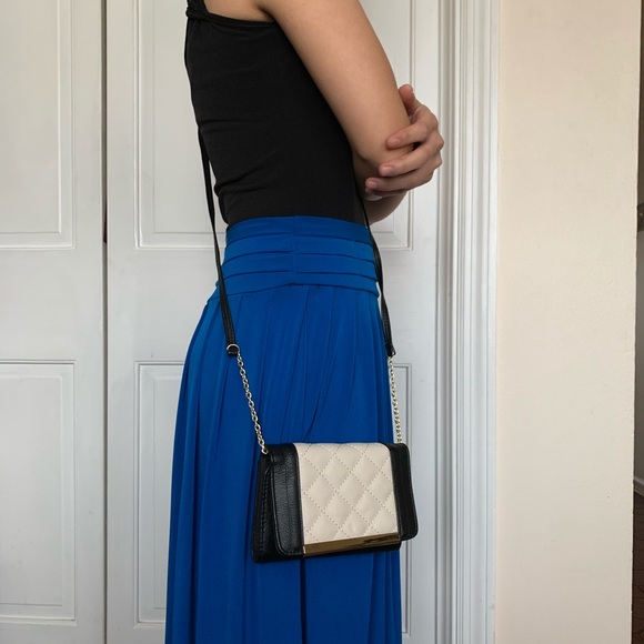 APT.9 mini cross body wallet π€β€οΈ - Picture 5 of 5